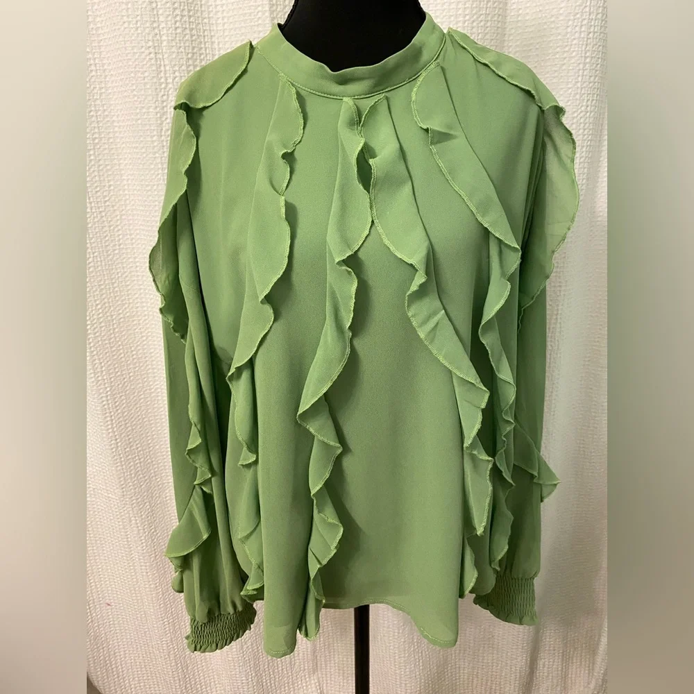 Chic Green Ruffle Blouse - Picture 3 of 8